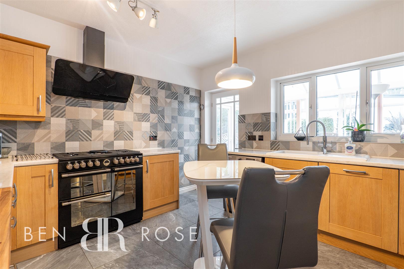 2 bed property in Back Lane, Chorley